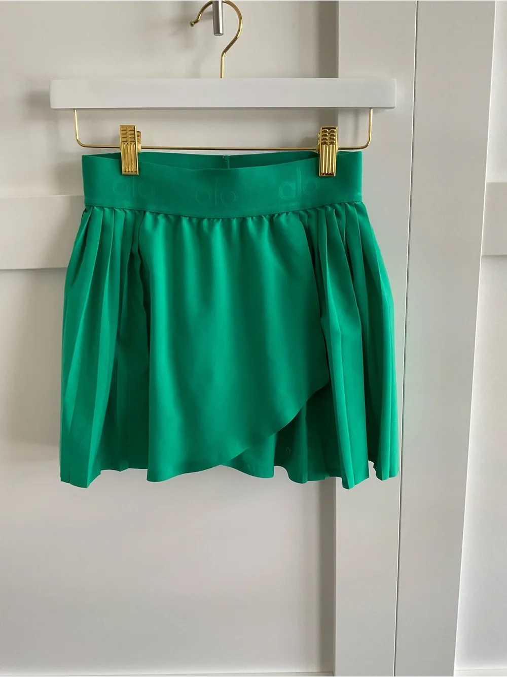 ALO Yoga Emerald Pleated Wrap Mini Skirt